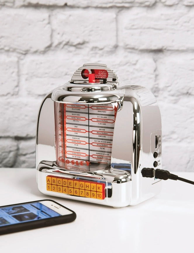 Classic Chrome Diner-Style Jukebox , Bluetooth Wireless Speaker with Song Selection Display, Keypad Interface, Nostalgic speaker